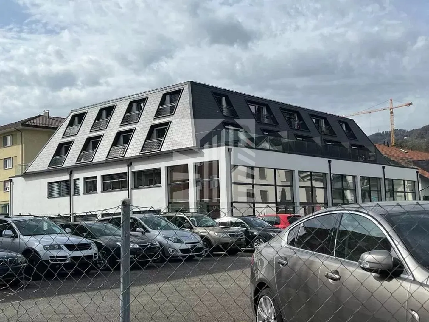 Duplex commercial nouvellement meublé - Photo 1 sur 5