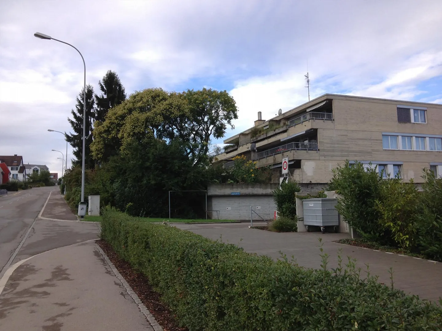 Belle grande appartement de 4.5 pièces au rez-de-chaussée - Photo 1 sur 2