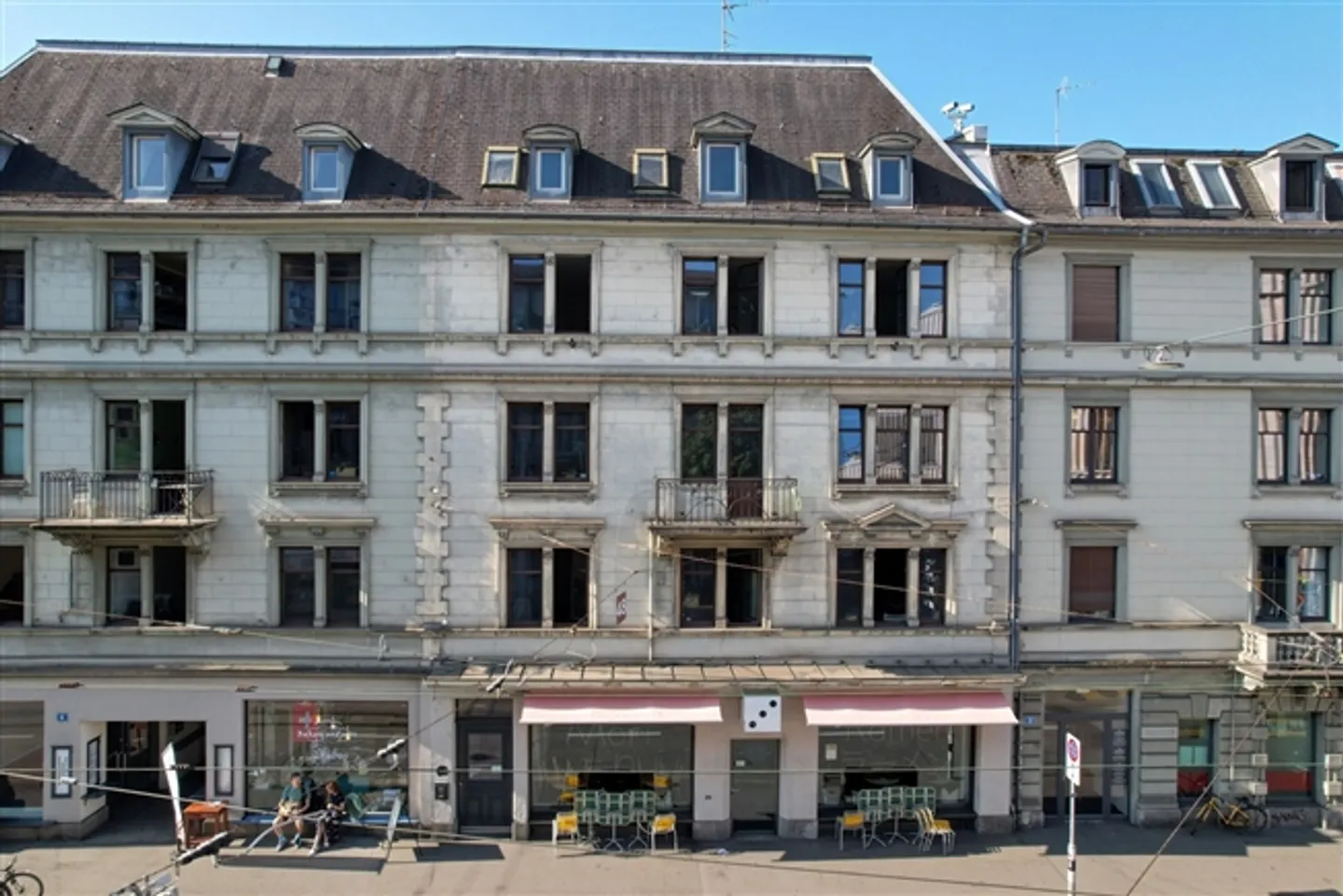 Find from the Founding Era - in the Heart of Zurich - Photo 2 of 11