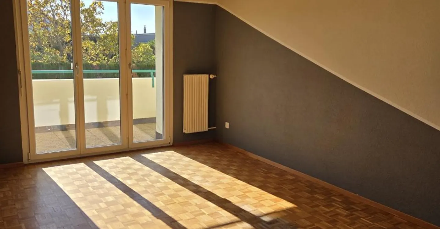 Appartement 4,5 pièces avec balcon et vue - Photo 3 of 16