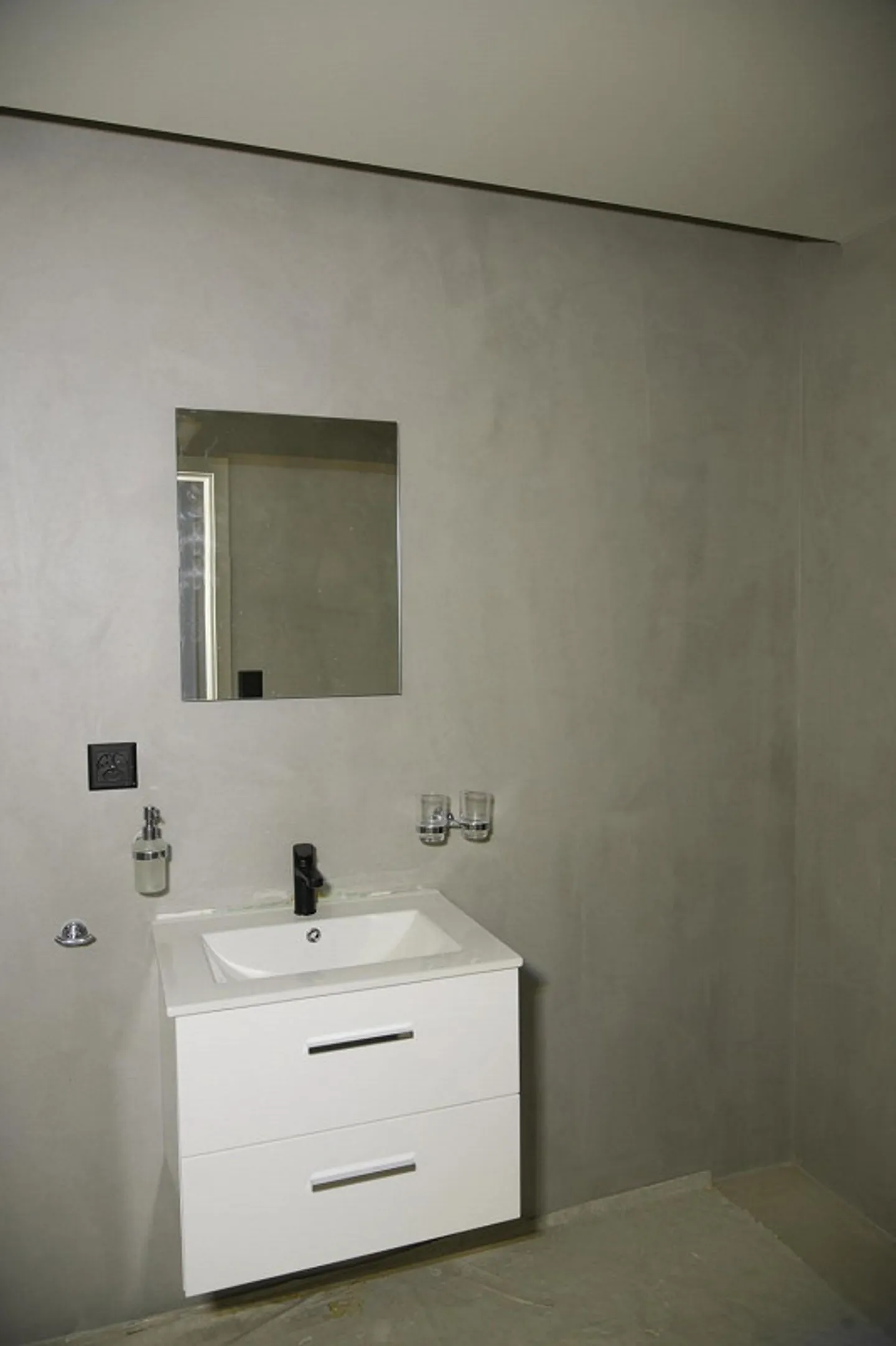 Living with Style - Charming Old Building Apartment in New Shine - Photo 7 of 7