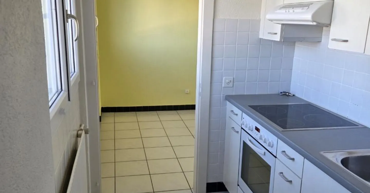 Appartement 4,5 pièces avec balcon et vue - Photo 11 of 16