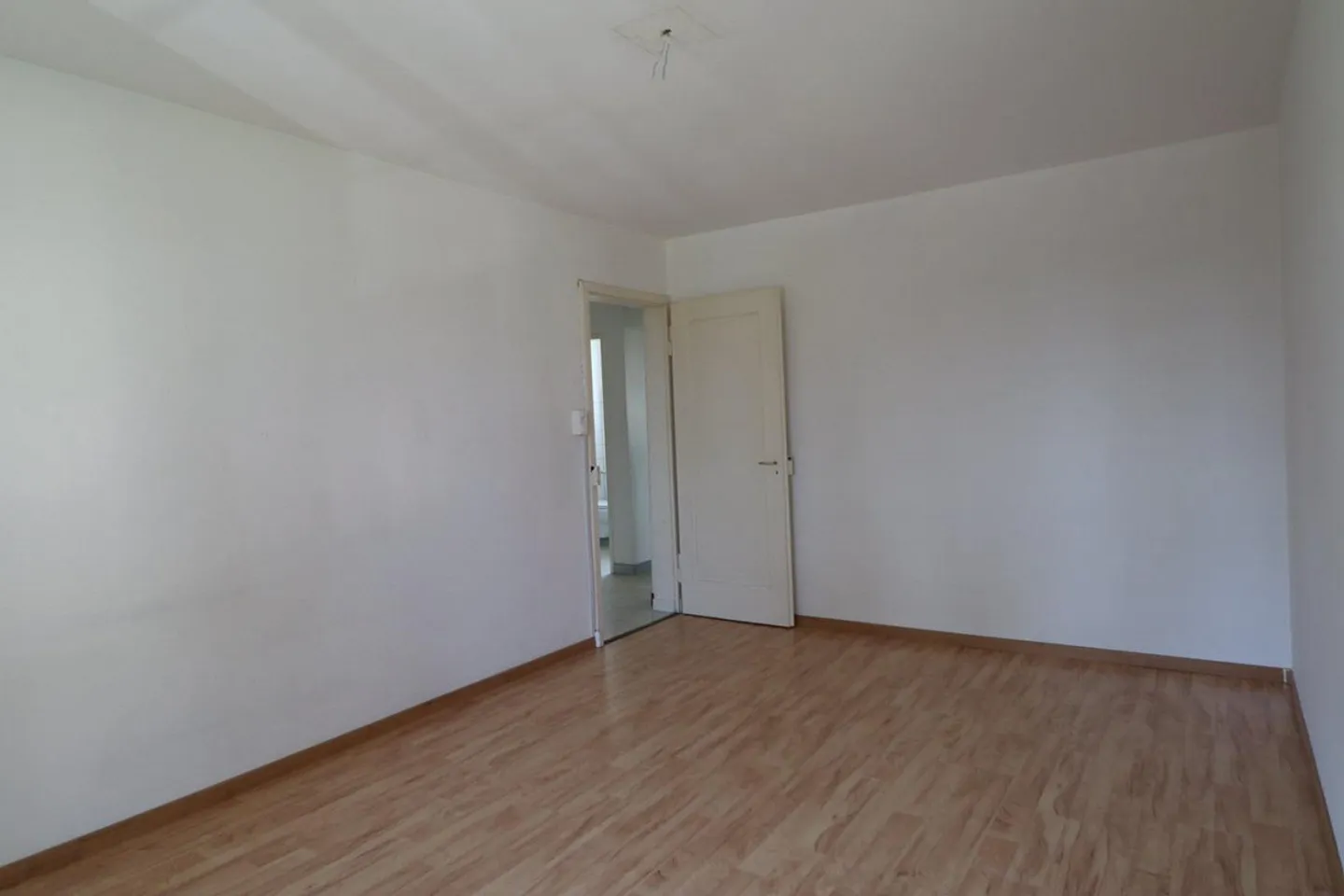 3-room apartment on the ground floor with balcony - Photo 6 of 8