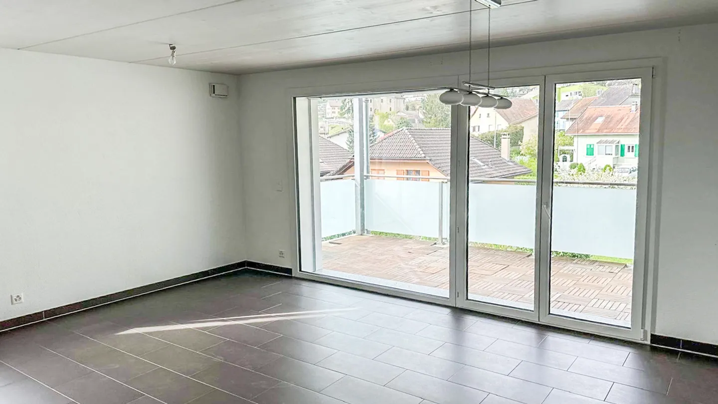 ZU VERMIETEN 3.5 ZIMMER WOHNUNG IN VOUVRY - Foto 2 von 9