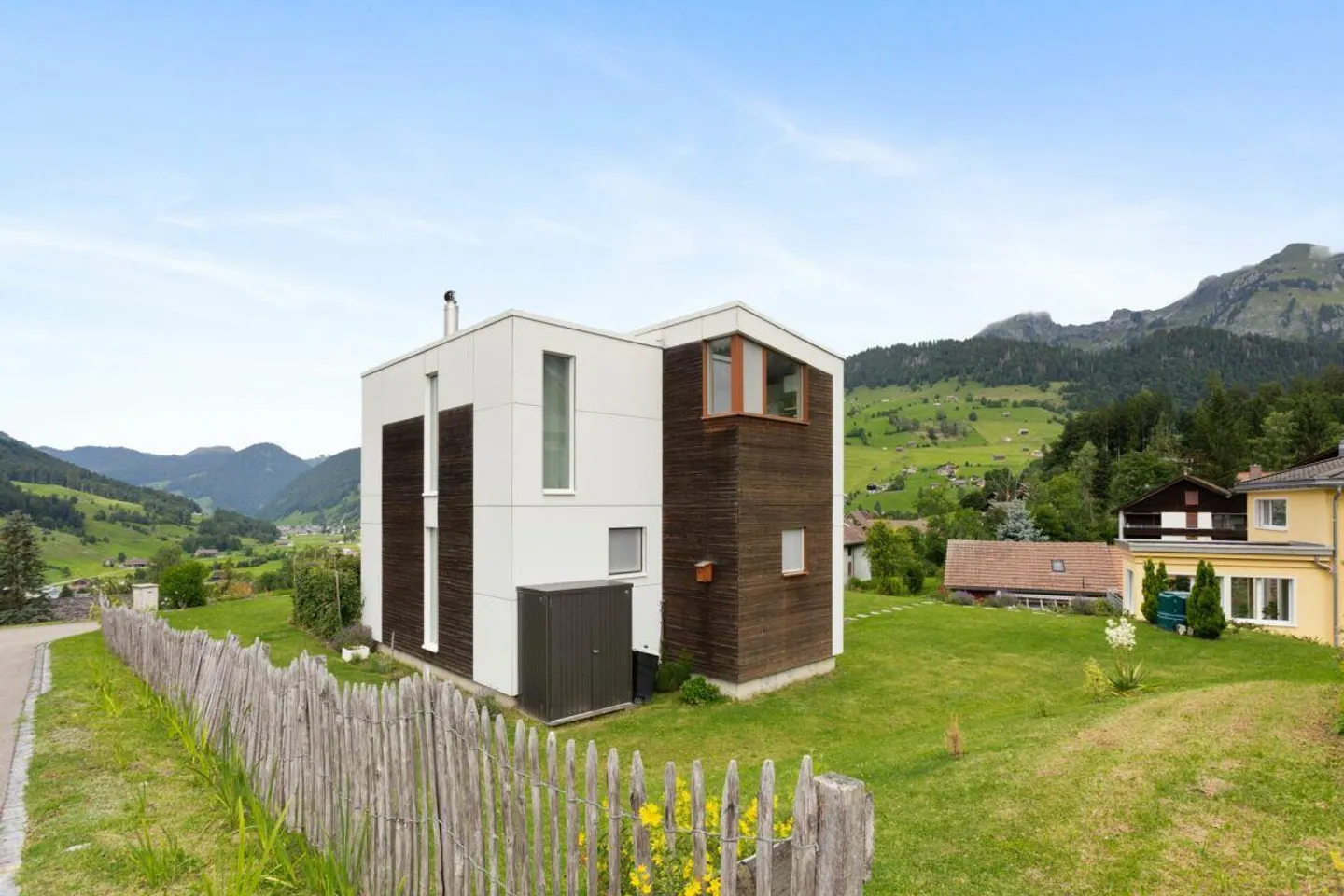 Charmantes Einfamilienhaus mit Bergsicht - Foto 1 von 12