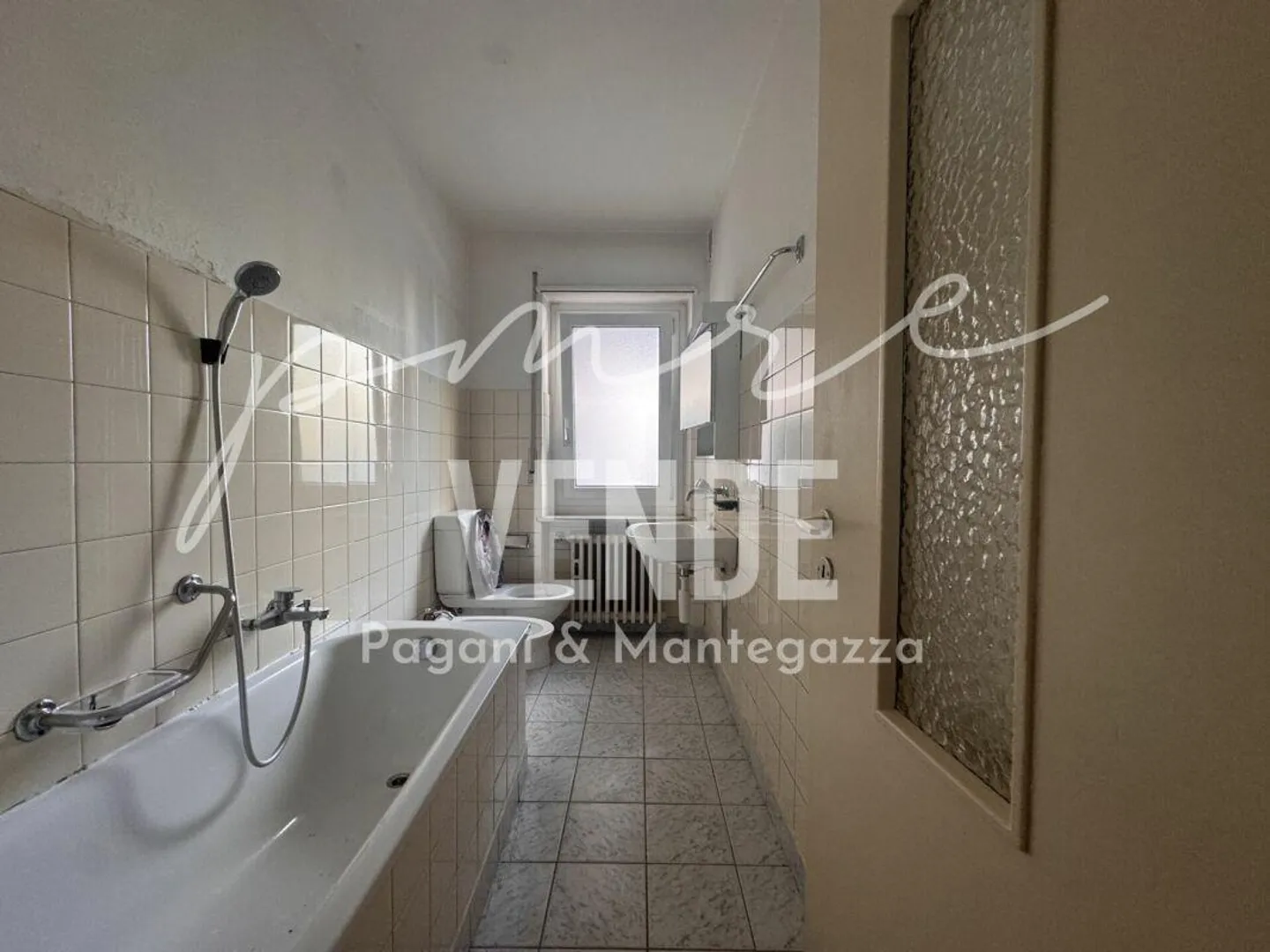 MASSAGNO | UFFICIO - STUDIO MEDICO AL PIANO TERRA DI UN PALAZZINA RECENTEMENTE RISTRUTTURATA - Foto 6 di 16