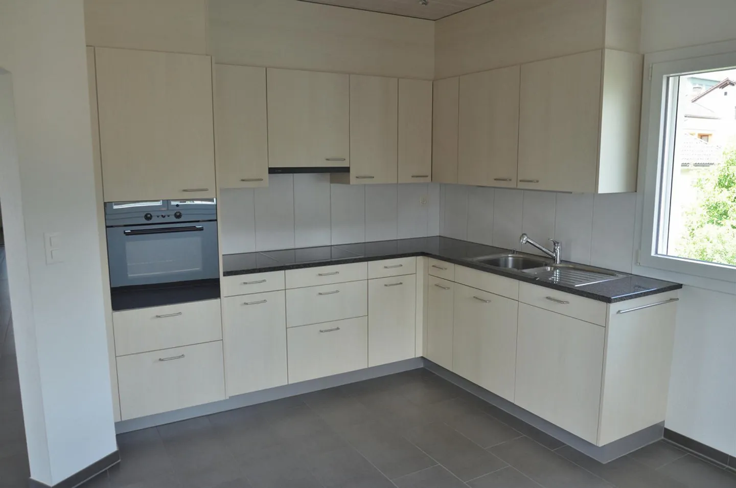 Appartement de 4,5 pièces dans un endroit calme - Photo 3 sur 10
