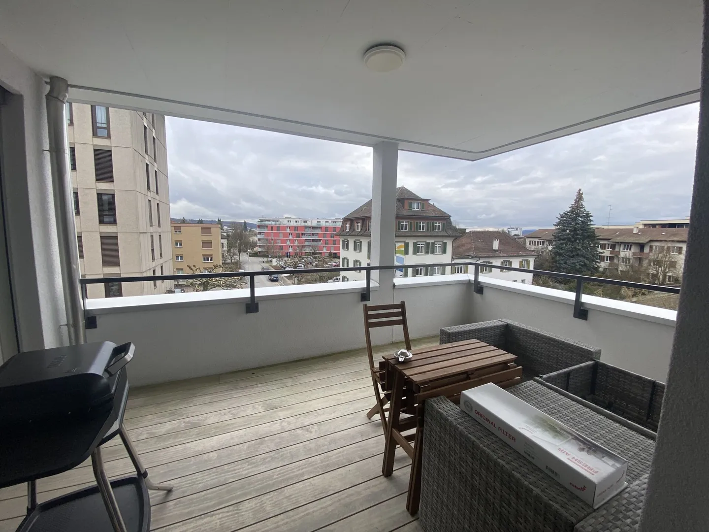 Living on the Boulevard - Stylish City Apartment - Photo 4 of 8