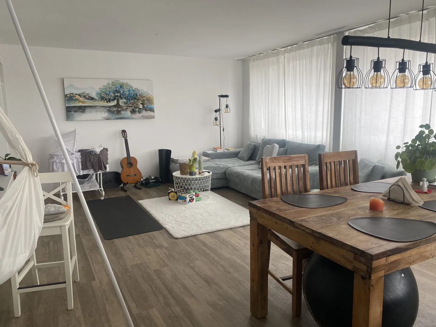 Living on the Boulevard - Stylish City Apartment - Photo 5 of 8