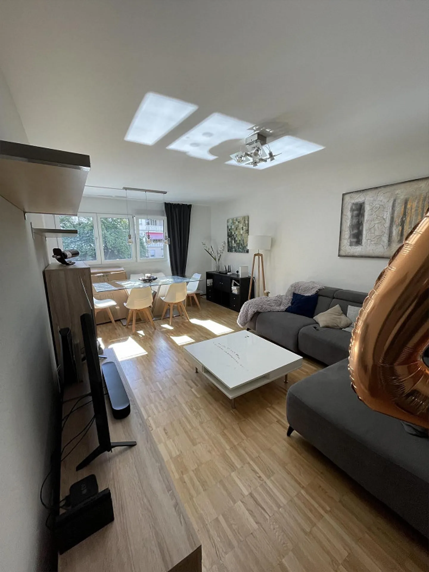 Magnificent apartment close to the Airport - Photo 1 of 8