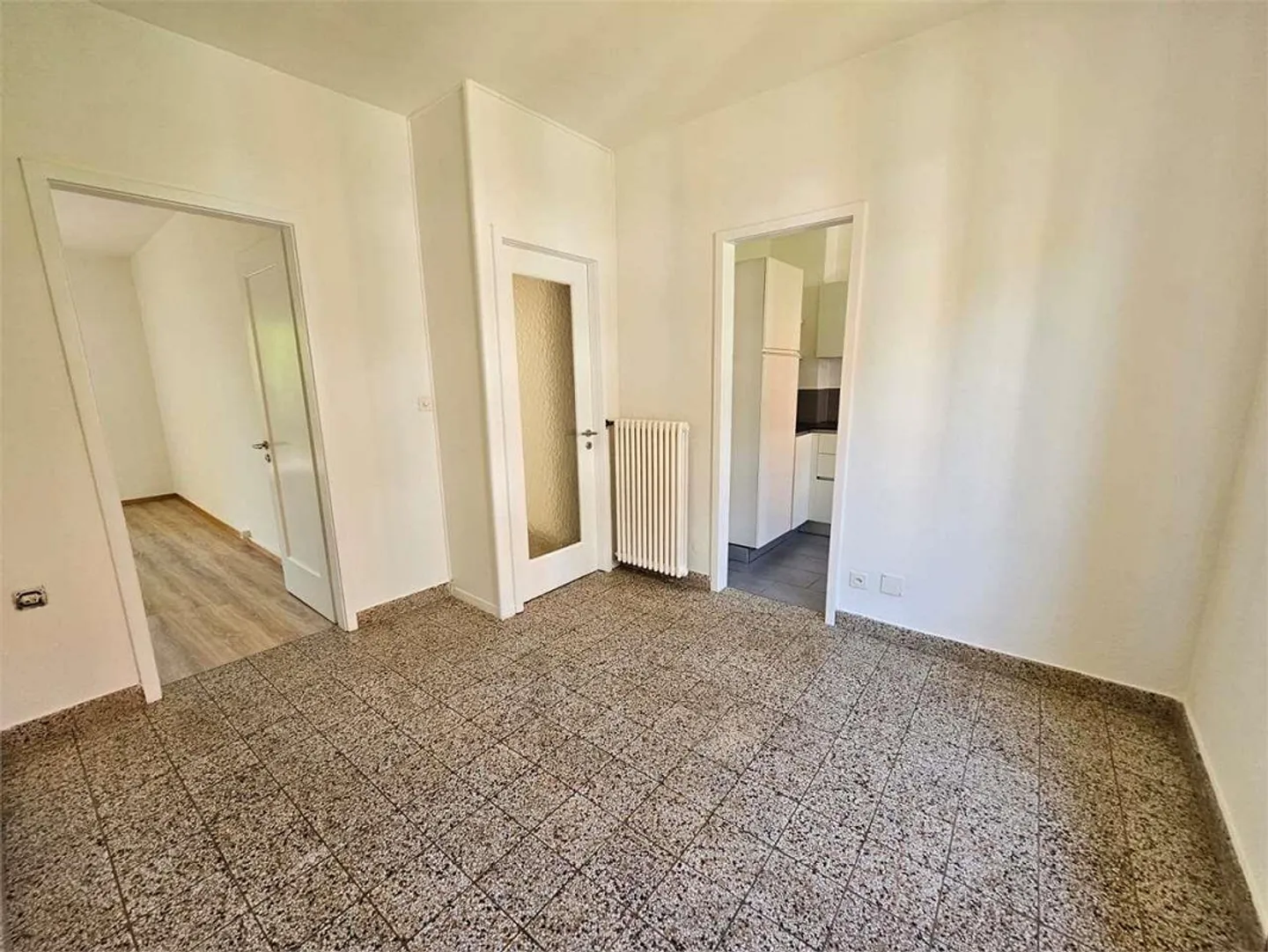 Lugano, bel appartement de 2,5 pièces avec balcon - Photo 8 sur 12
