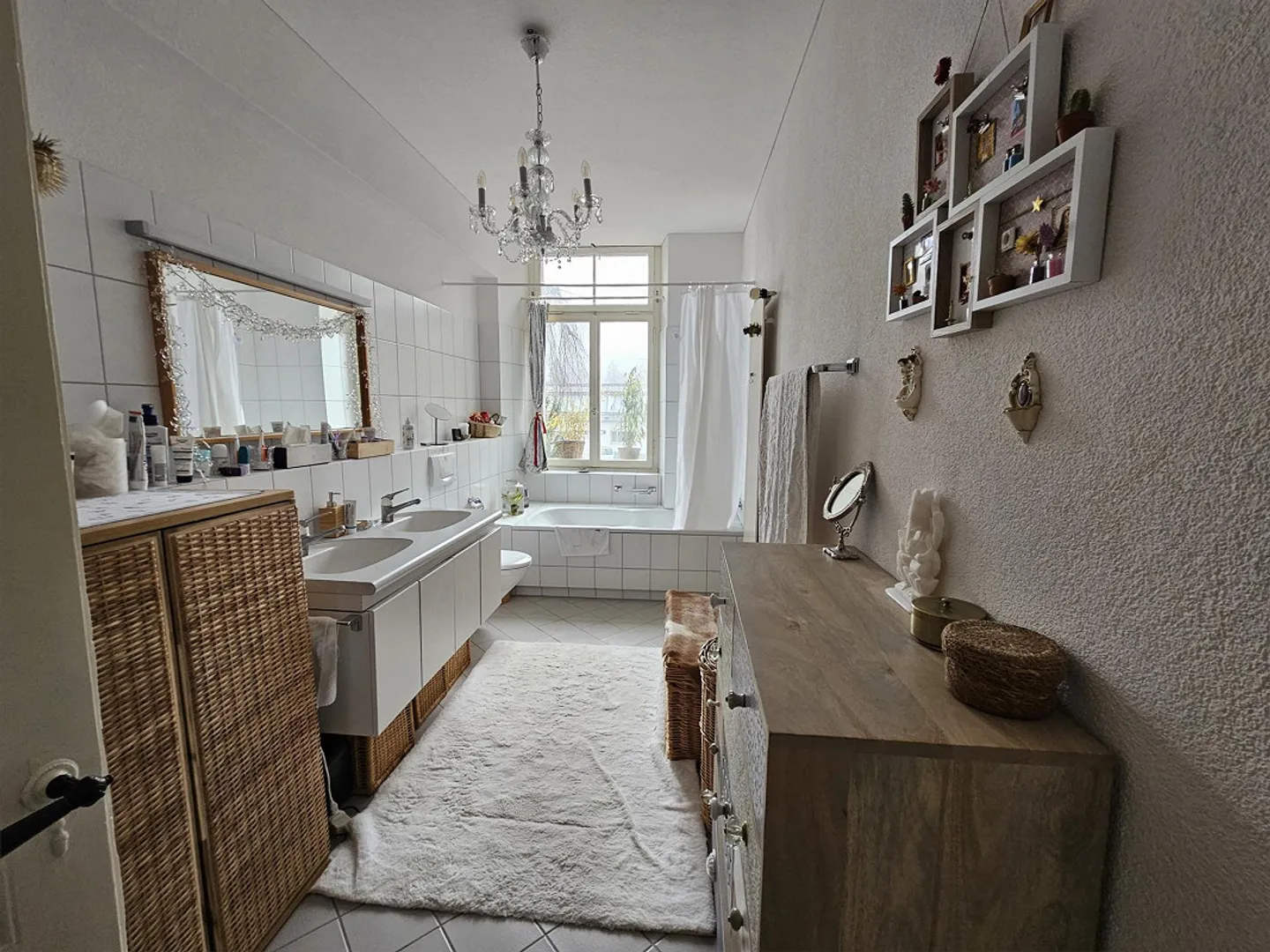 Grosse 5,5-Zi.-Whg., Amriswil, zentral, Echtholz-Parkett - Foto 7 von 11