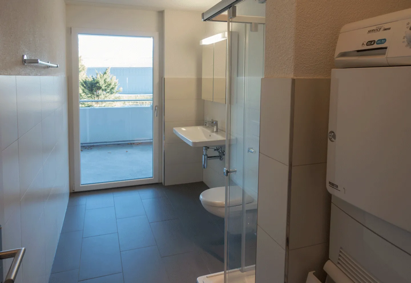 moderne Wohnung mit grossem Balkon - Foto 6 von 9