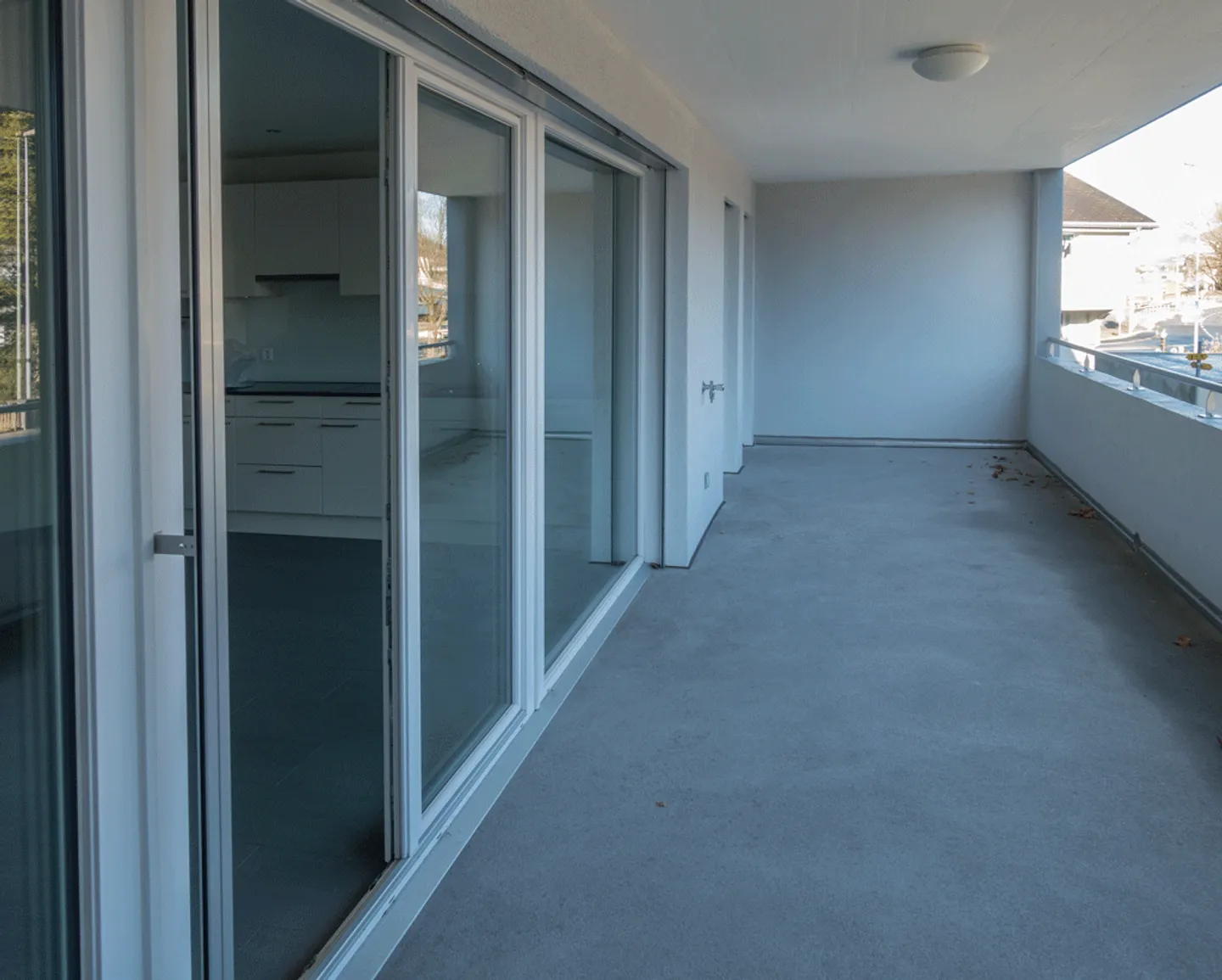 moderne Wohnung mit grossem Balkon - Foto 7 von 9