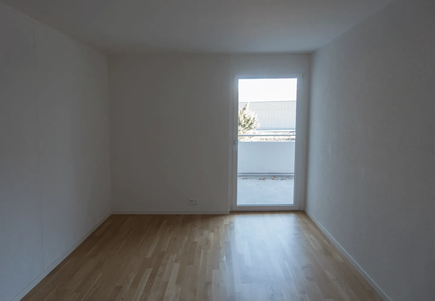 moderne Wohnung mit grossem Balkon - Foto 8 von 9