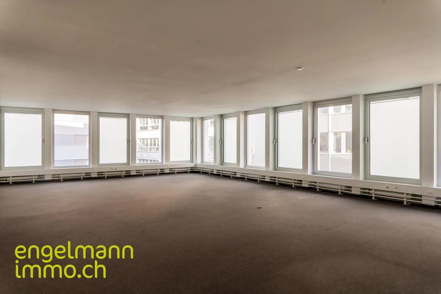 Zentrale Büroflächen von 62 m2 bis zu 282 m2 / Bureaux au centre-ville de 62 m2 à 282 m2 - Foto 2 di 11
