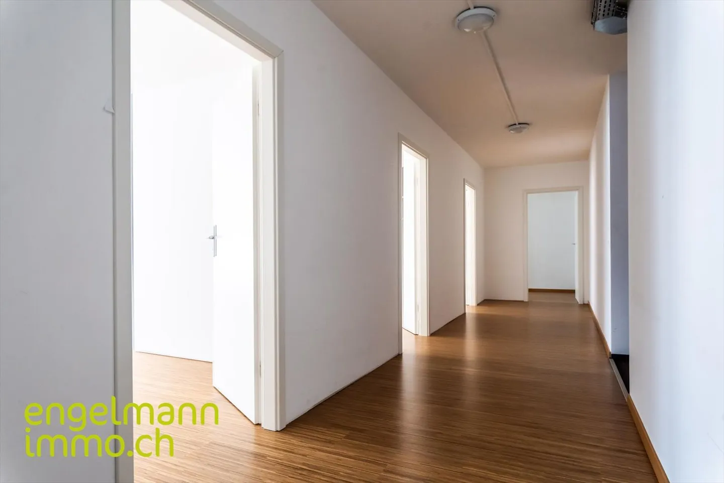 Zentrale Büroflächen von 62 m2 bis zu 282 m2 / Bureaux au centre-ville de 62 m2 à 282 m2 - Foto 8 di 11