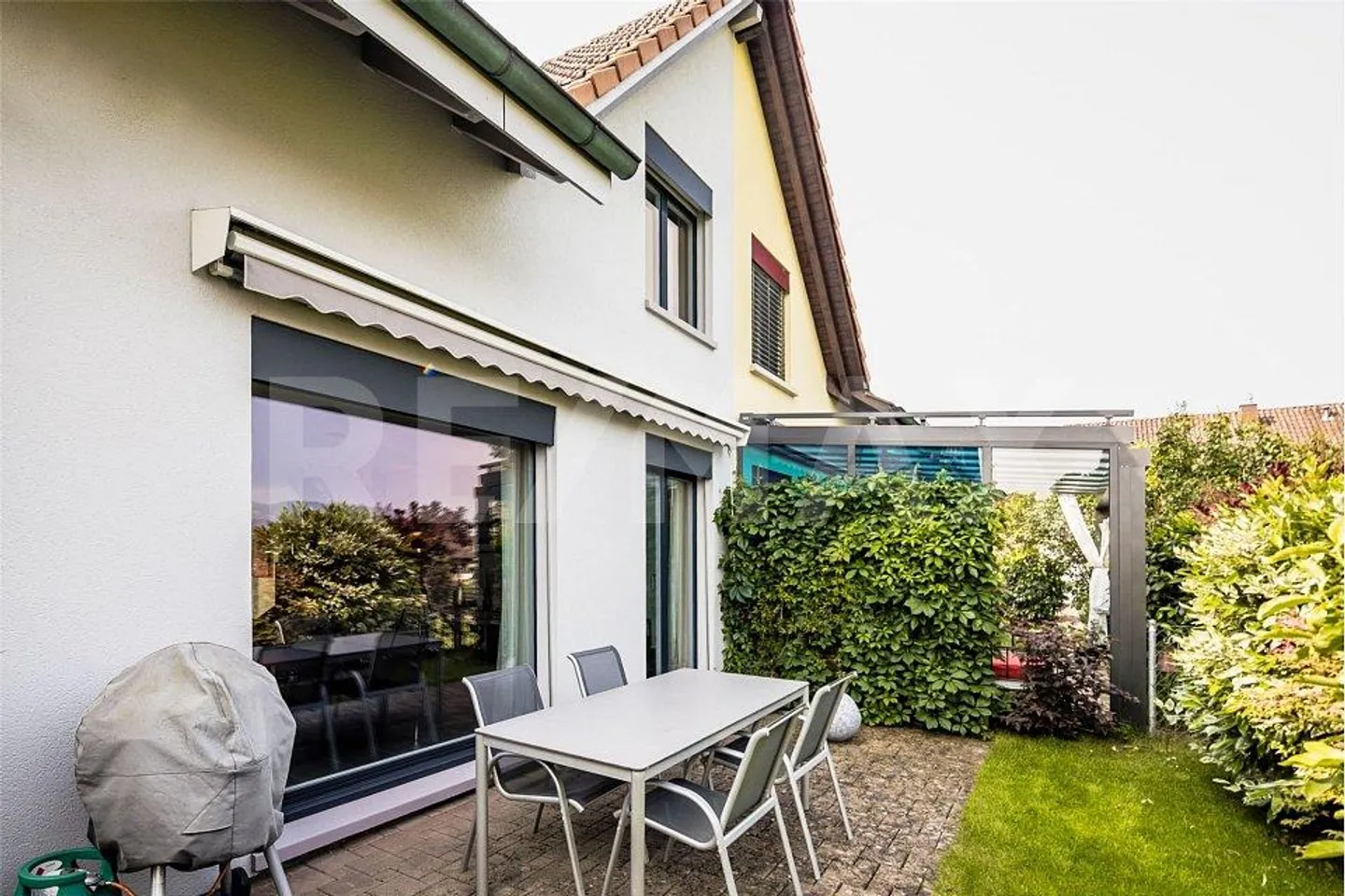 Natura pura davanti alla porta: Casa familiare moderna con vista panoramica - Foto 6 di 13