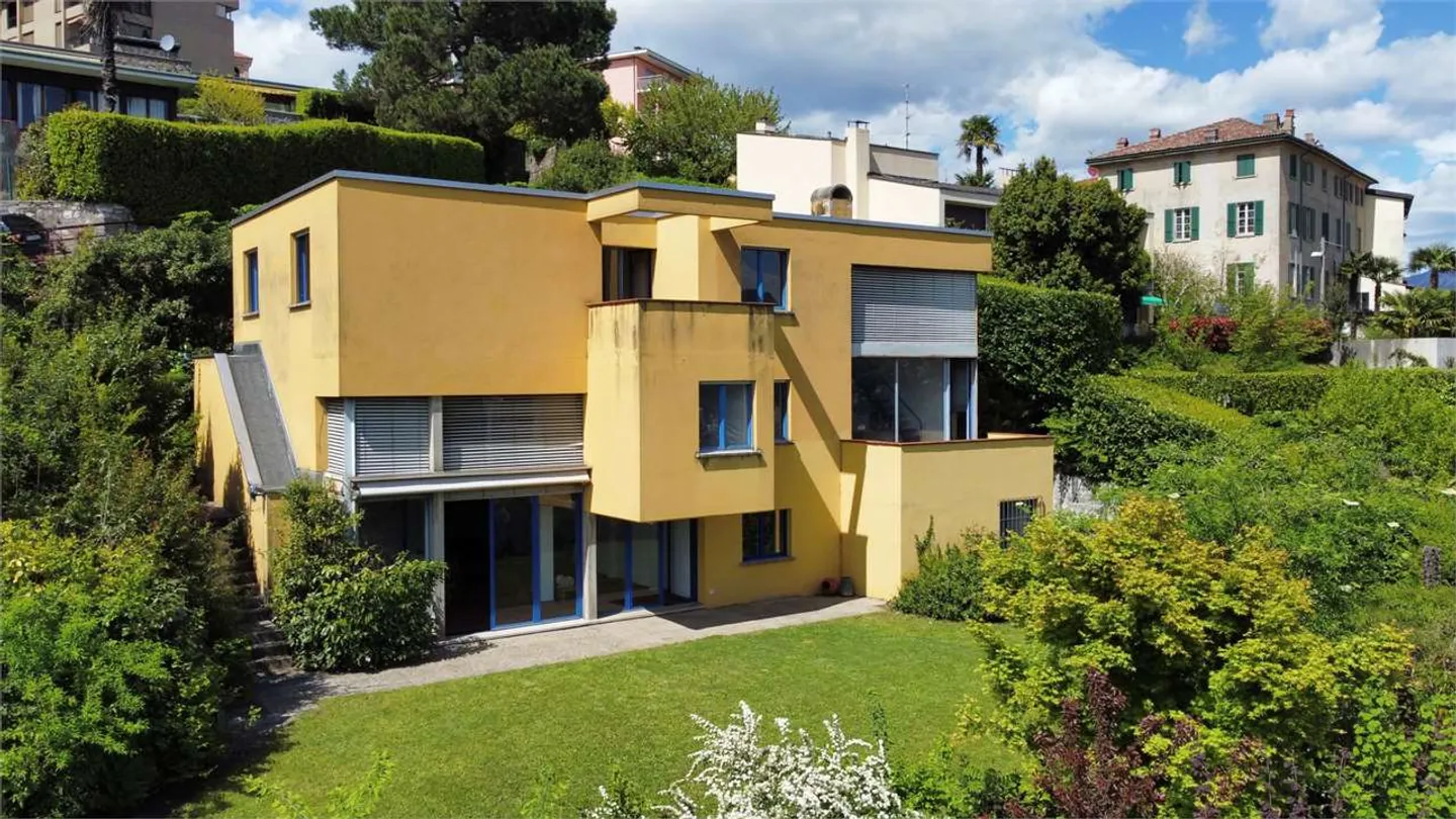 Aussergewöhnliche Villa mit Seeblick - Foto 3 von 10