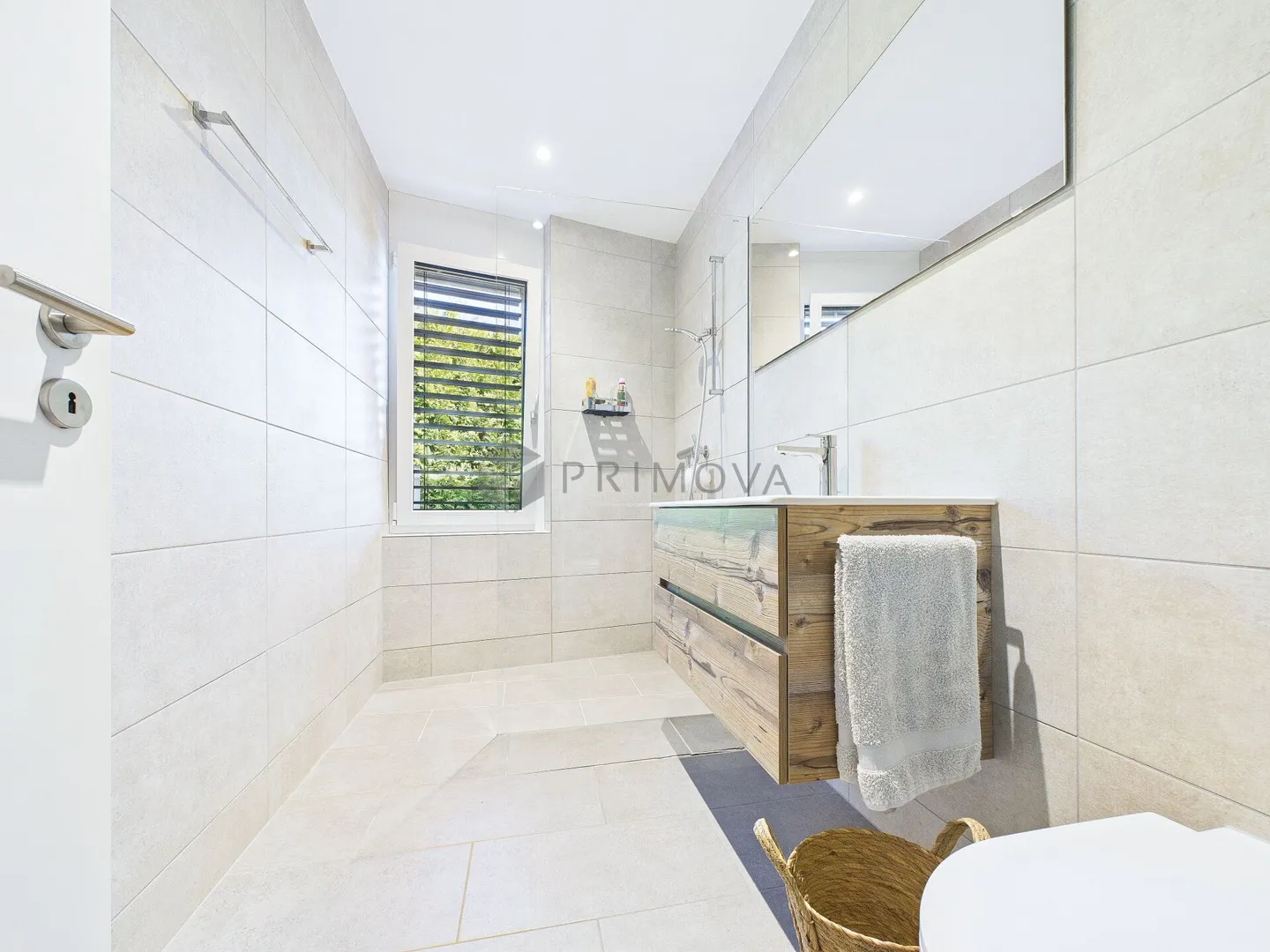 Family-friendly 4.5 room apartment with garden terrace and underground garage - Photo 10 of 15