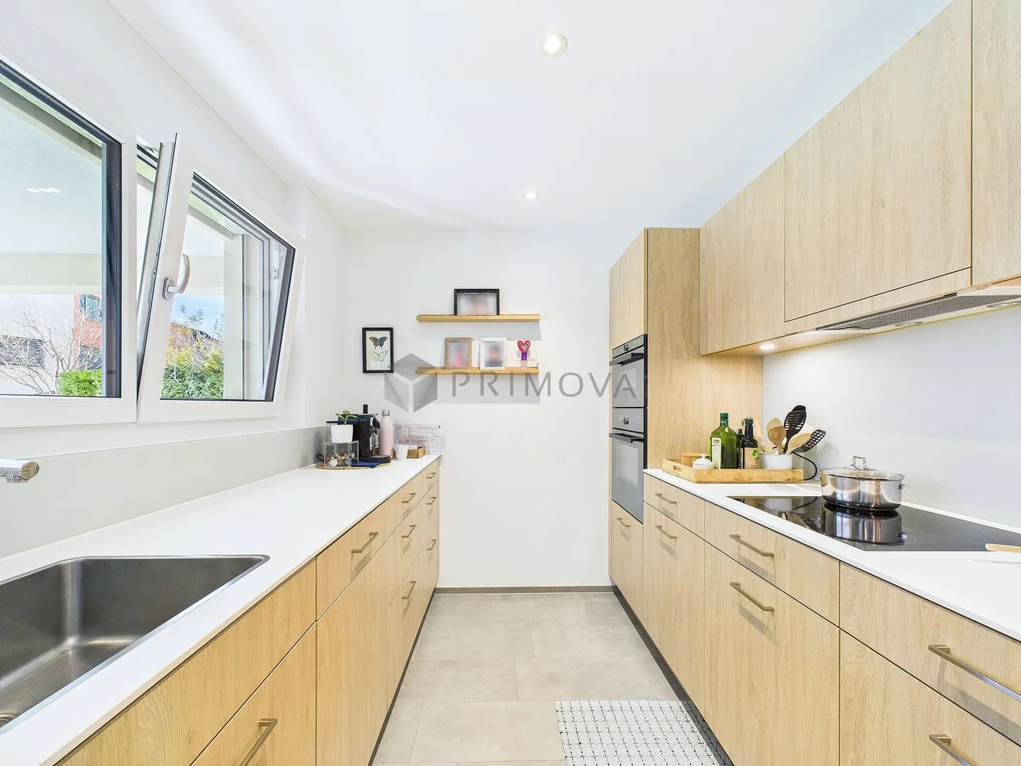 Family-friendly 4.5 room apartment with garden terrace and underground garage - Photo 3 of 15