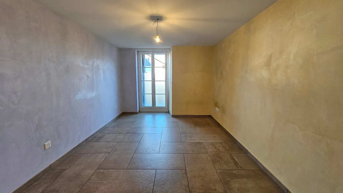 Charming Ground-Floor Apartment - Photo 9 of 13