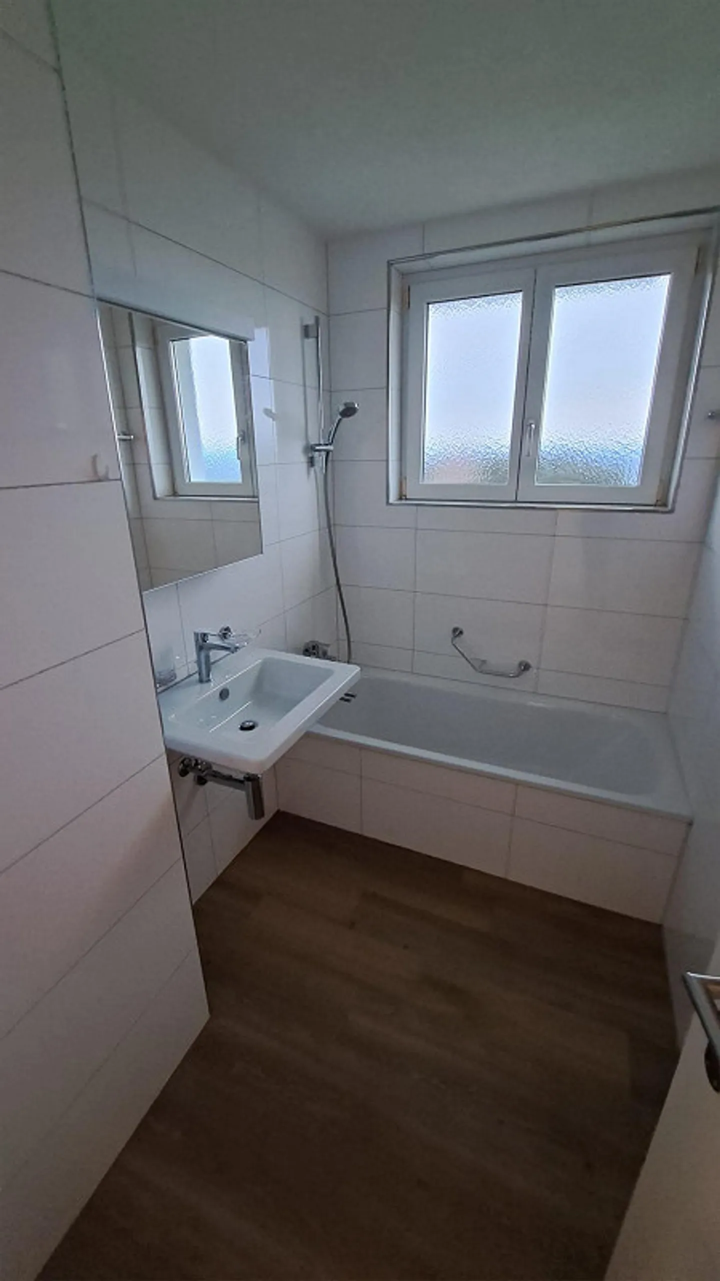 Modernes Apartment mit Balkonen - Foto 7 von 9