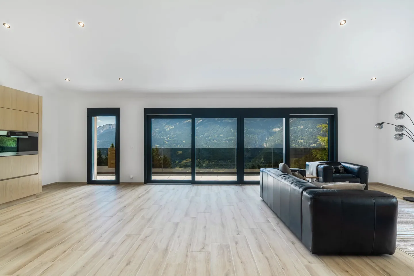 New chalet in Crans-Montana with panoramic views. - Foto 7 von 22