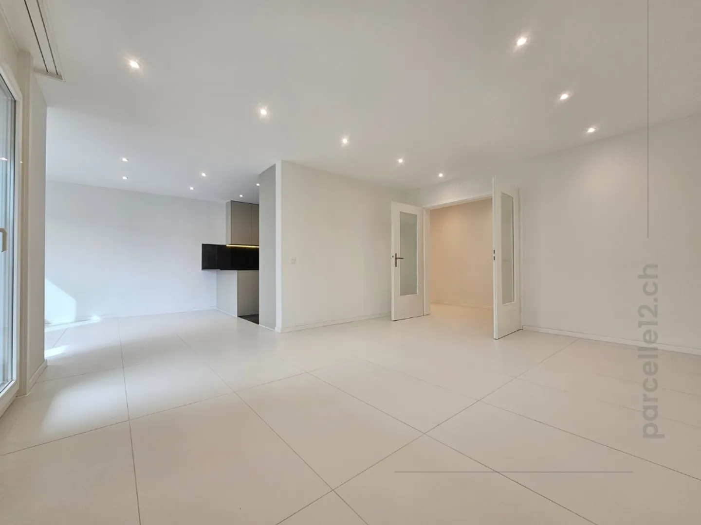 spacious 3.5 room apartment, modern and very bright, close to downtown - Photo 3 of 12