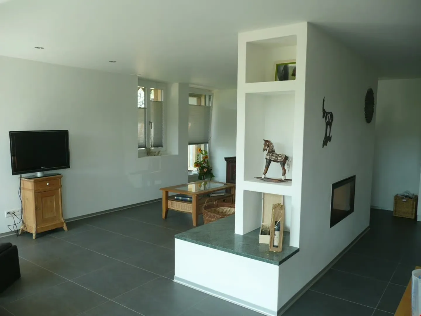 Appartement au rez-de-chaussée fraîchement rénové, deux salles de bains et charmante maison rustique - Photo 4 sur 9