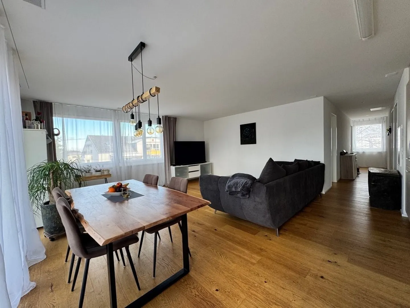 Modernes 3.5-Zimmer-Apartment - Foto 2 von 10