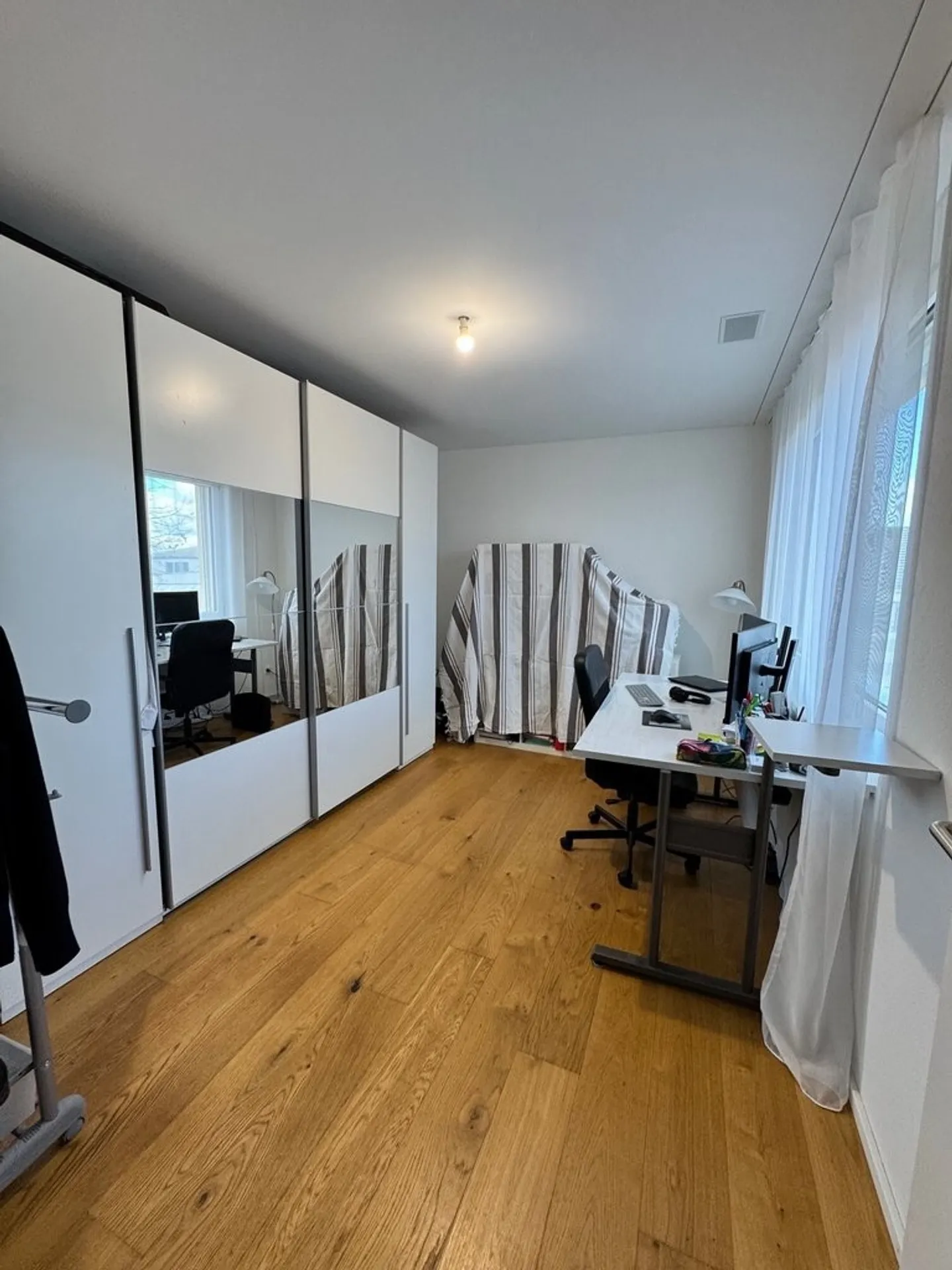 Modernes 3.5-Zimmer-Apartment - Foto 4 von 10