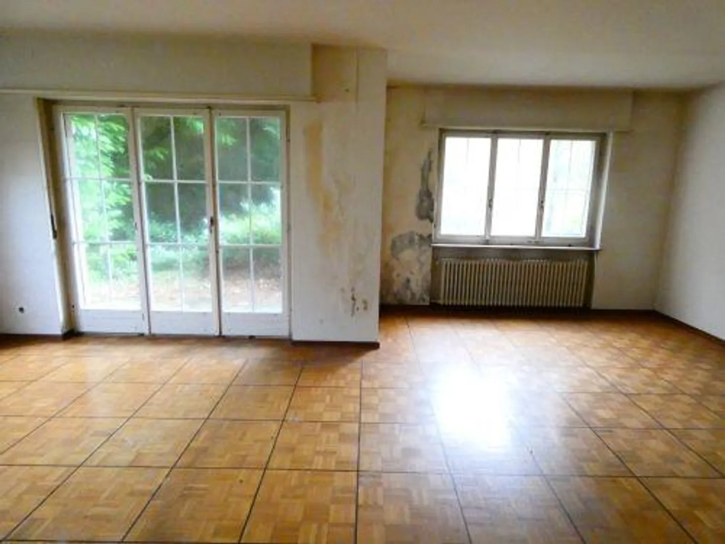 Maison individuelle semi-détachée nécessitant des rénovations - Photo 6 sur 11