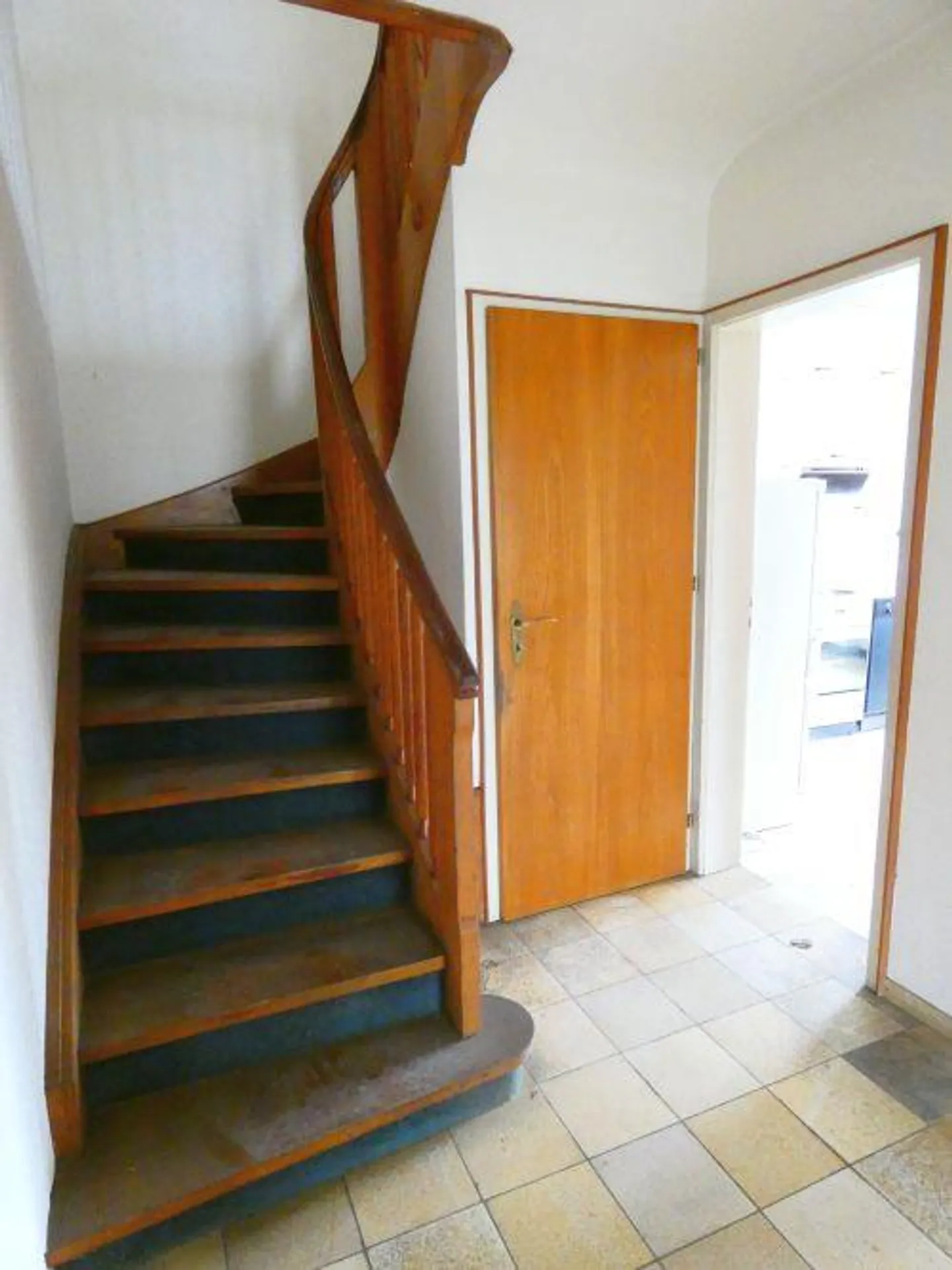 Maison individuelle semi-détachée nécessitant des rénovations - Photo 11 sur 11