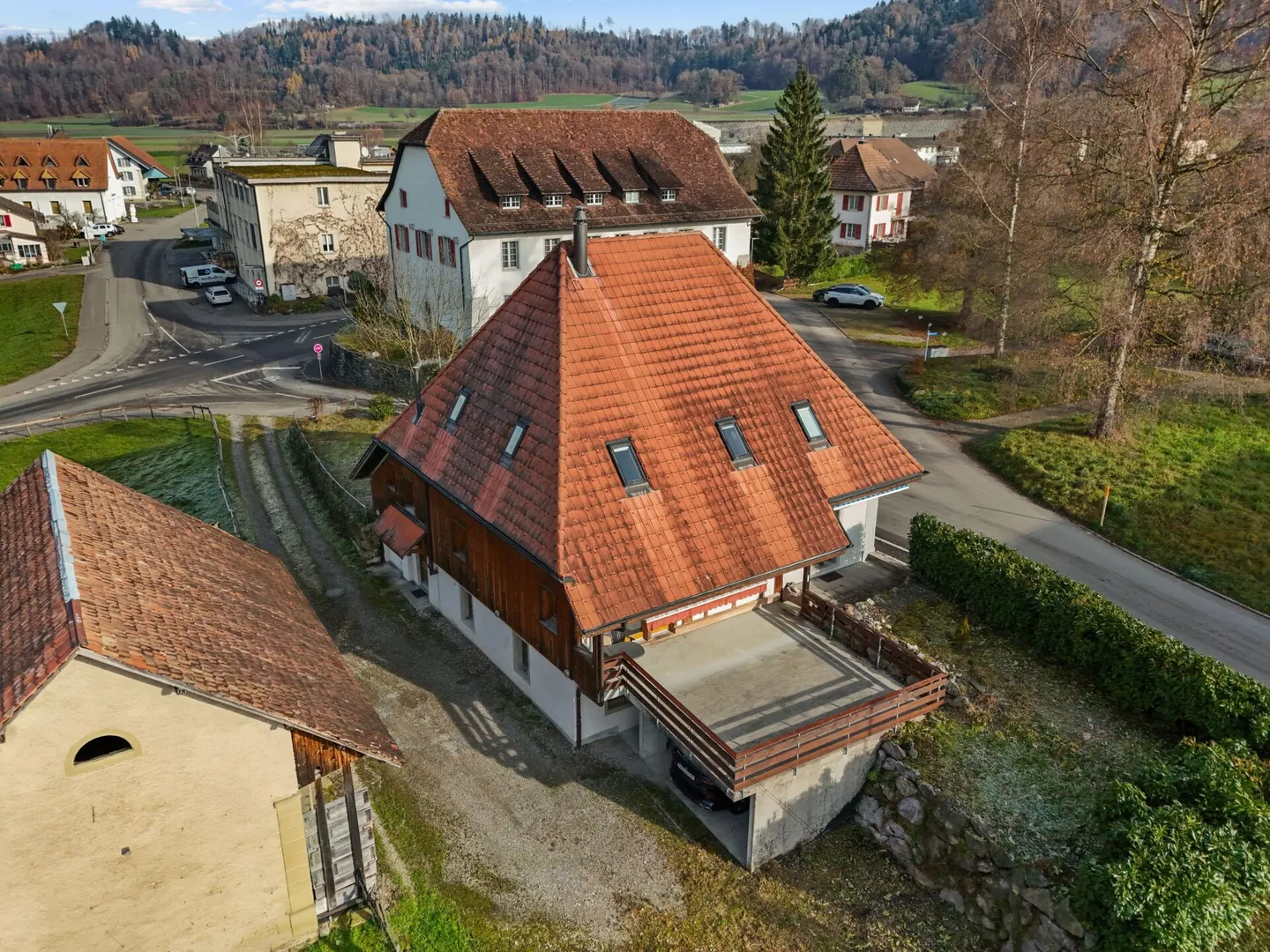 Two-family house / single-family house with apartment - Photo 1 of 30