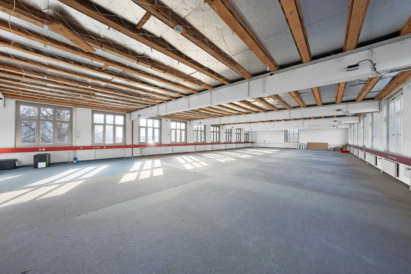 Commercial Space - Photo 2 of 8