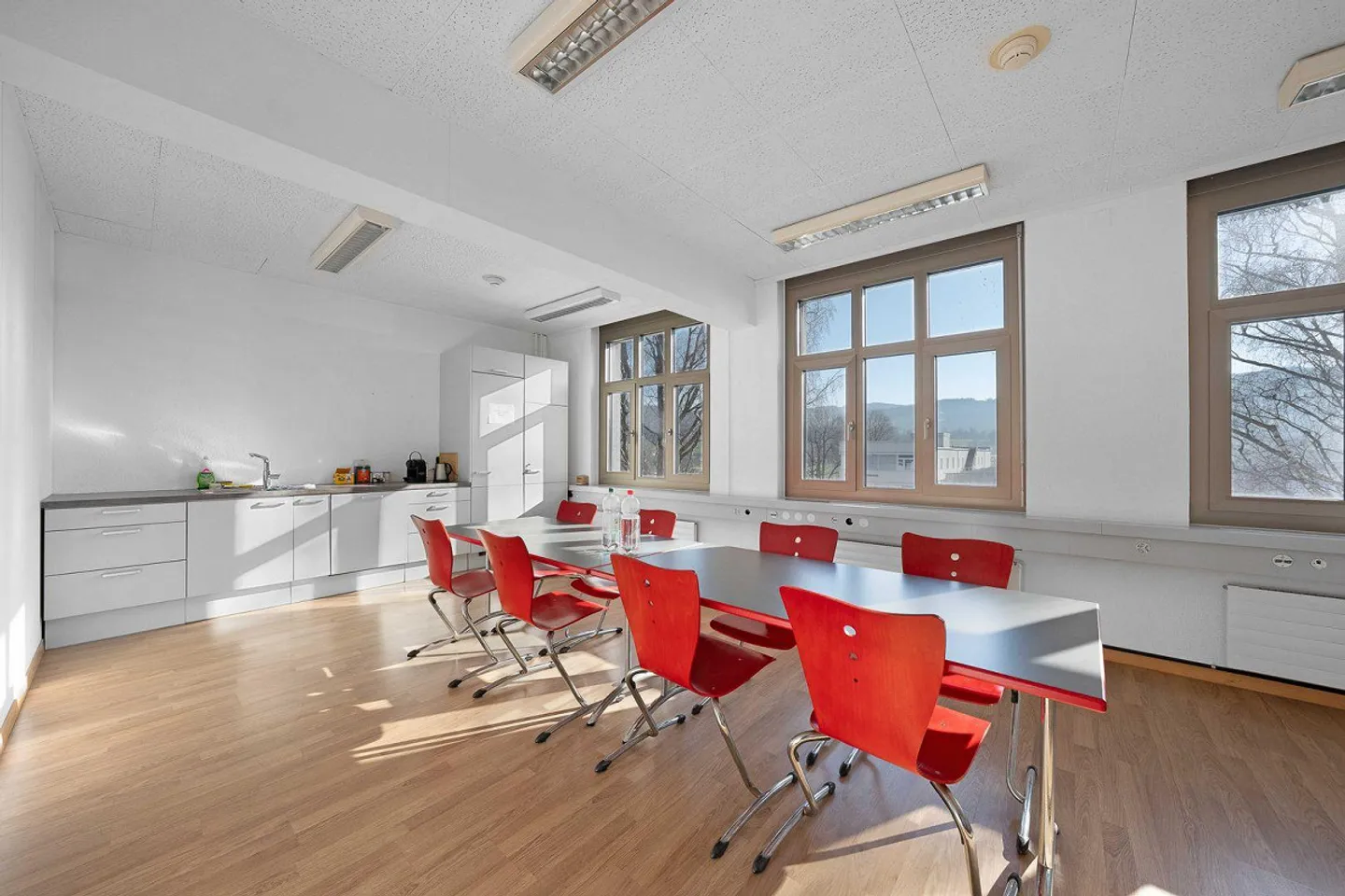 Commercial Space - Photo 5 of 8