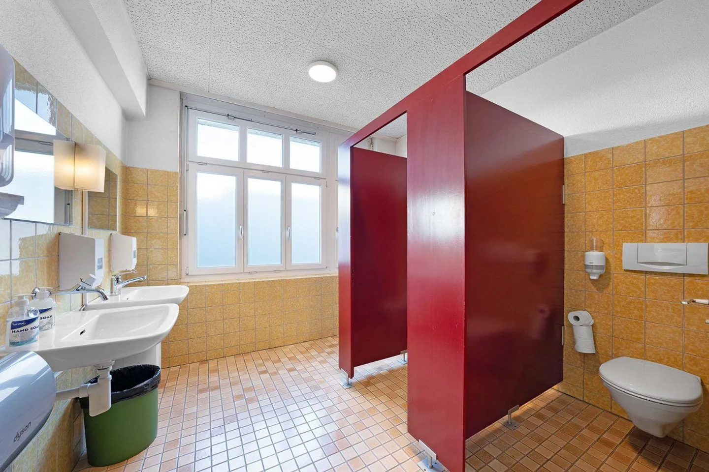 Commercial Space - Photo 6 of 8