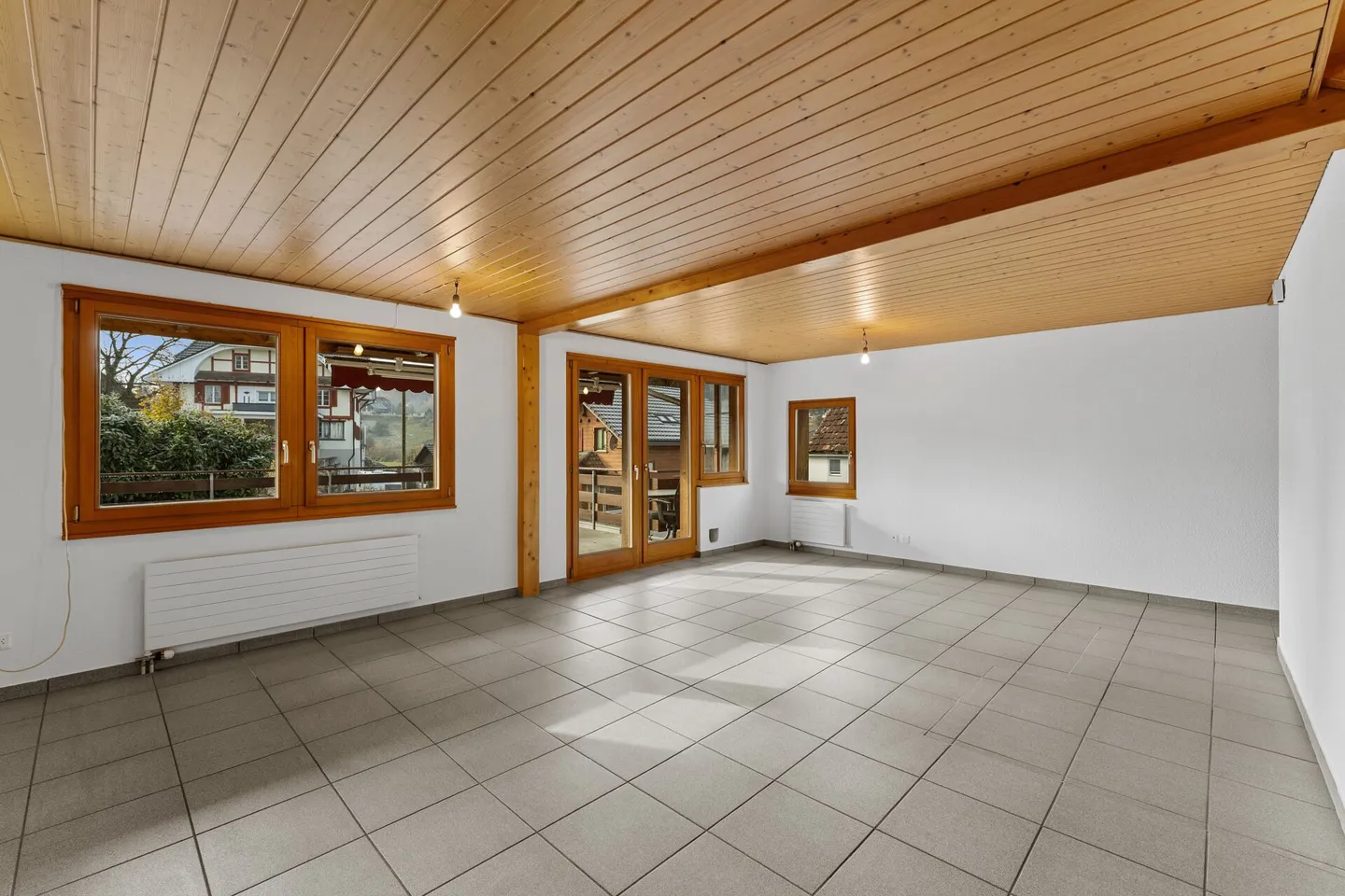 Two-family house / single-family house with apartment - Photo 7 of 30