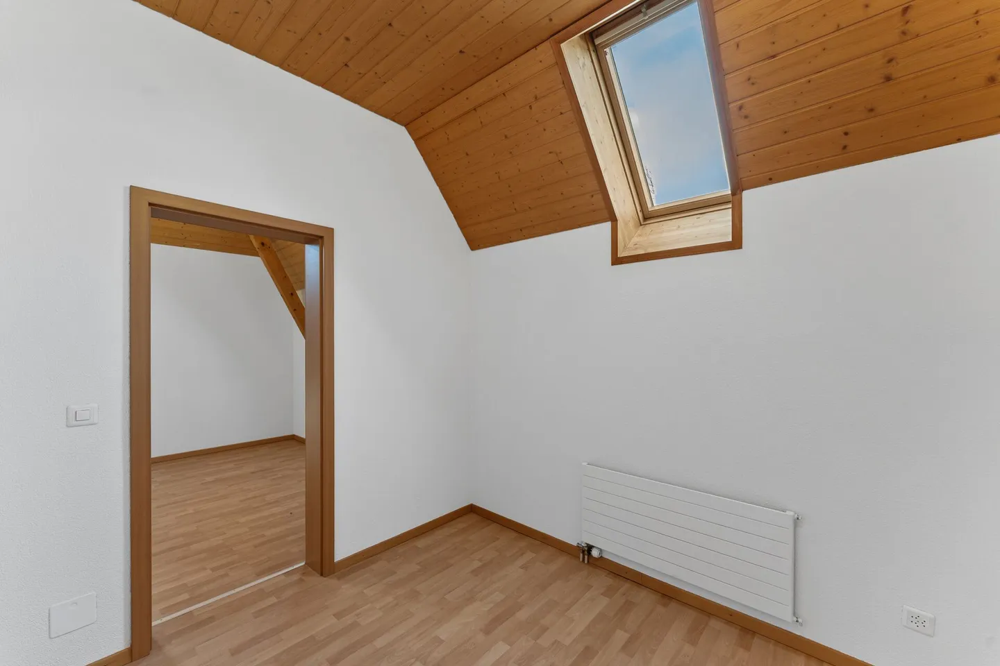 Two-family house / single-family house with apartment - Photo 16 of 30