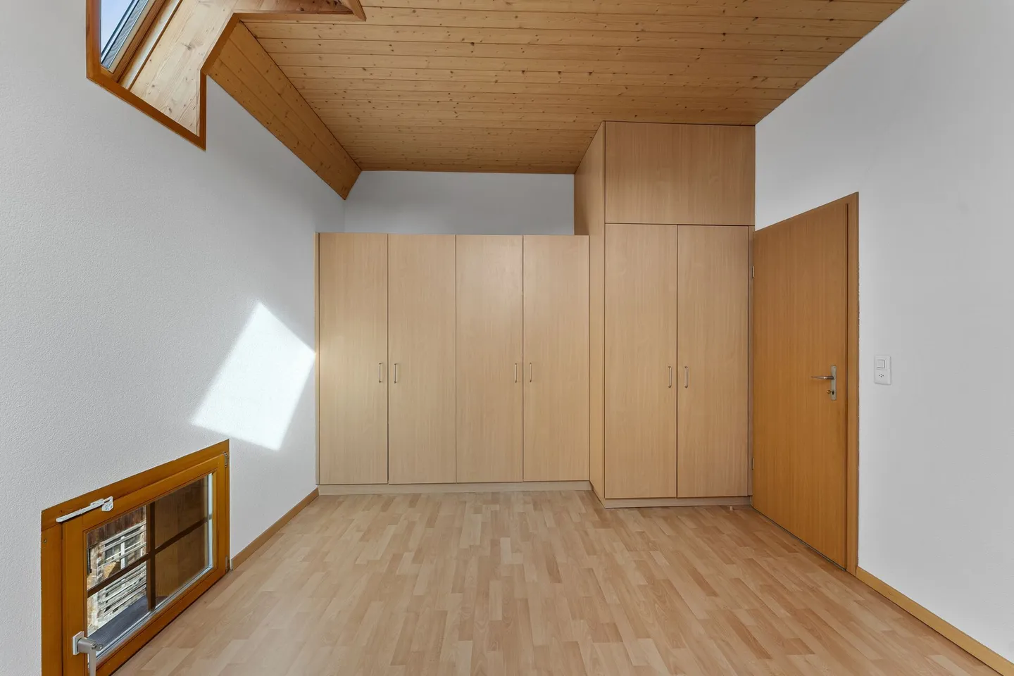 Two-family house / single-family house with apartment - Photo 15 of 30