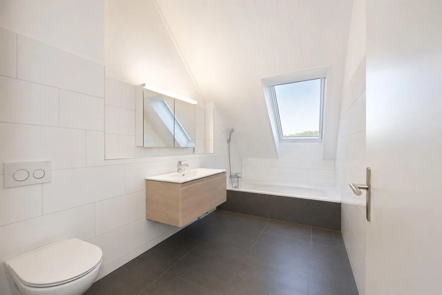 Spacious Duplex Apartment in Elgg - Photo 4 of 15