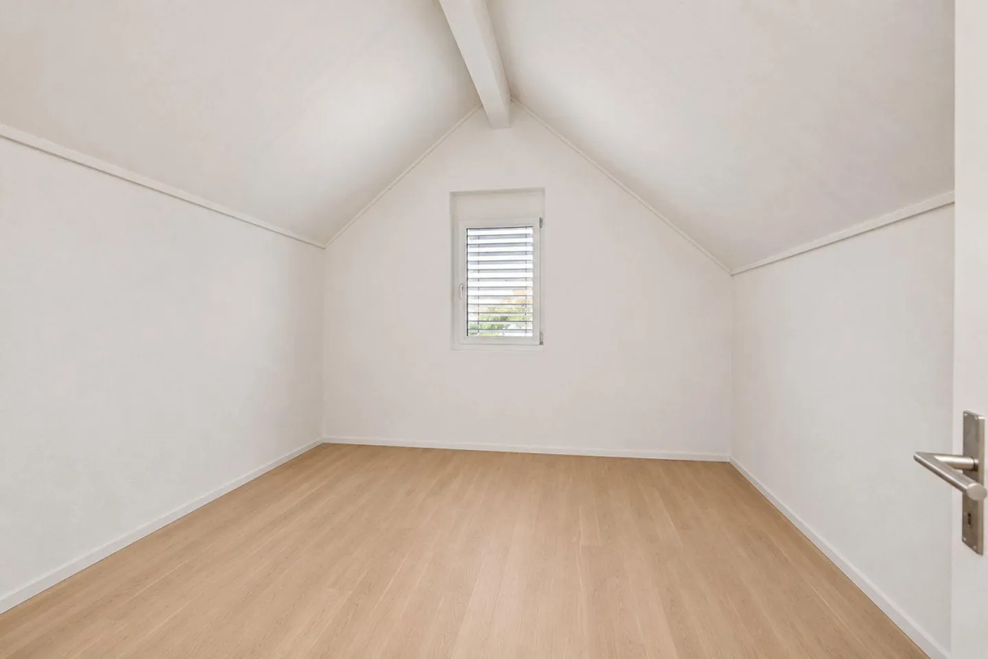 Spacious Duplex Apartment in Elgg - Photo 14 of 15