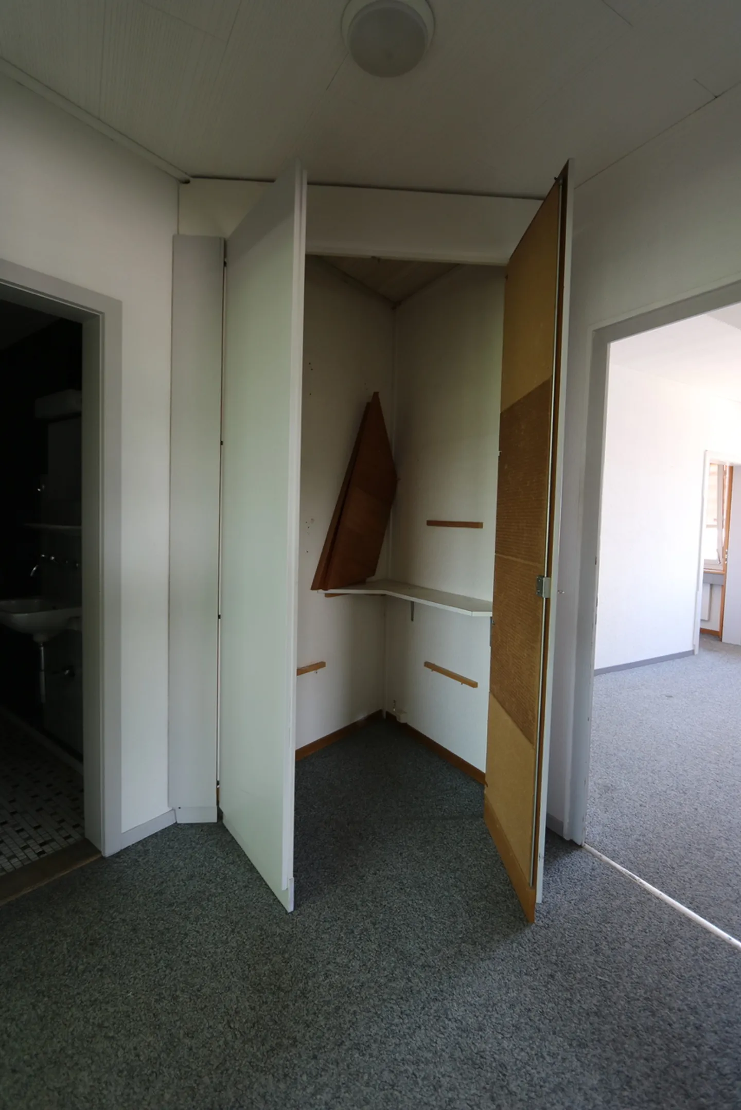 Ufficio e Laboratorio a Murten - Foto 7 di 13
