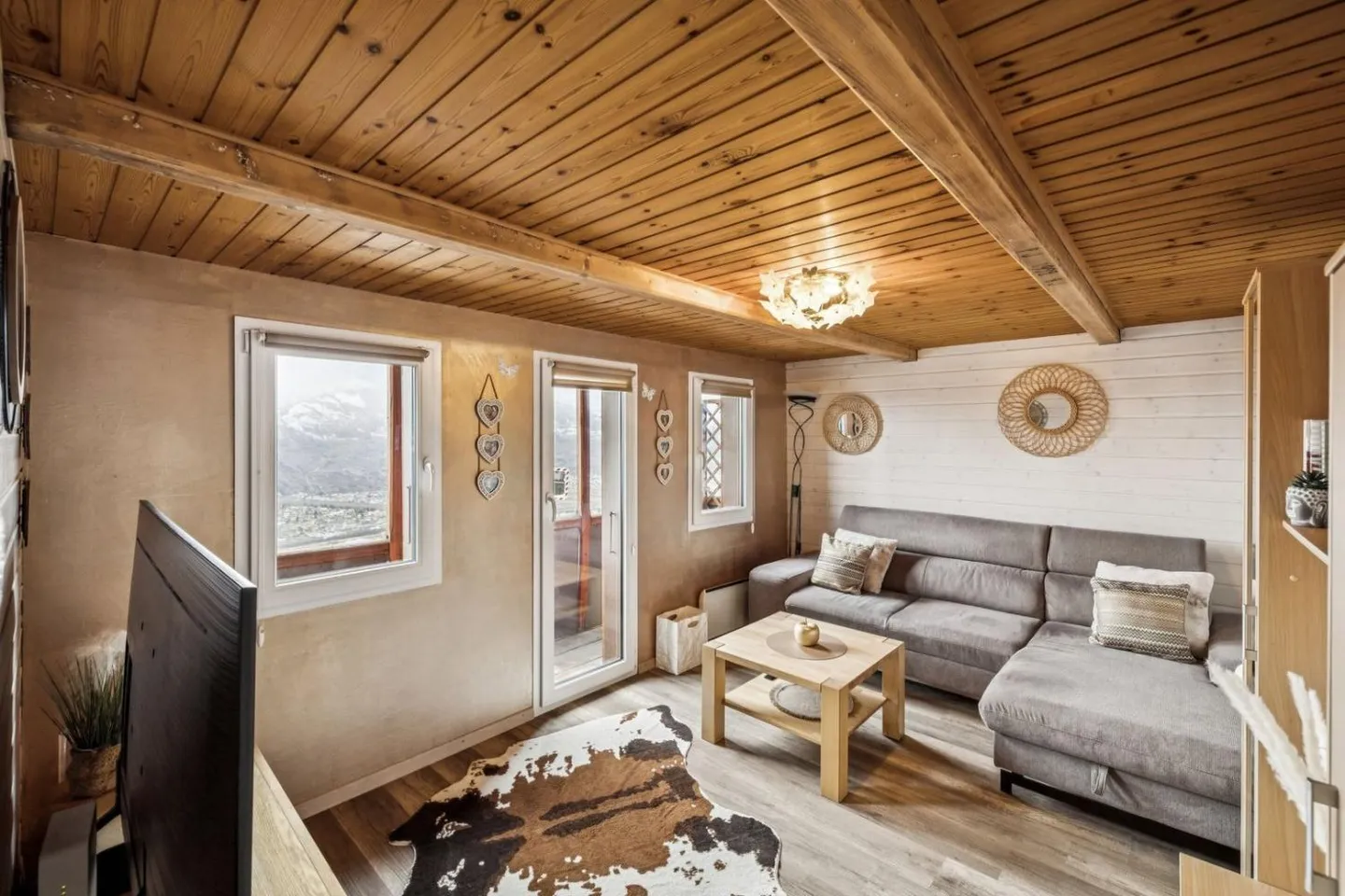Maison avec deux appartements et vue imprenable - Photo 2 sur 7