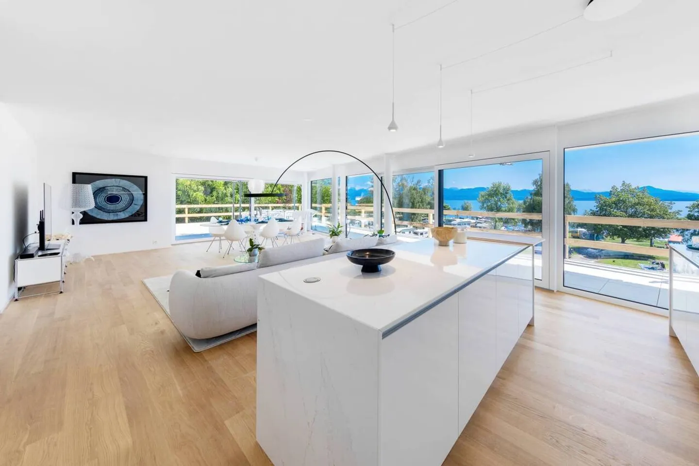 Neue Promotion: 5,5-Zimmer-Wohnung mit überdachtem Balkon und Terrasse - Foto 5 von 12