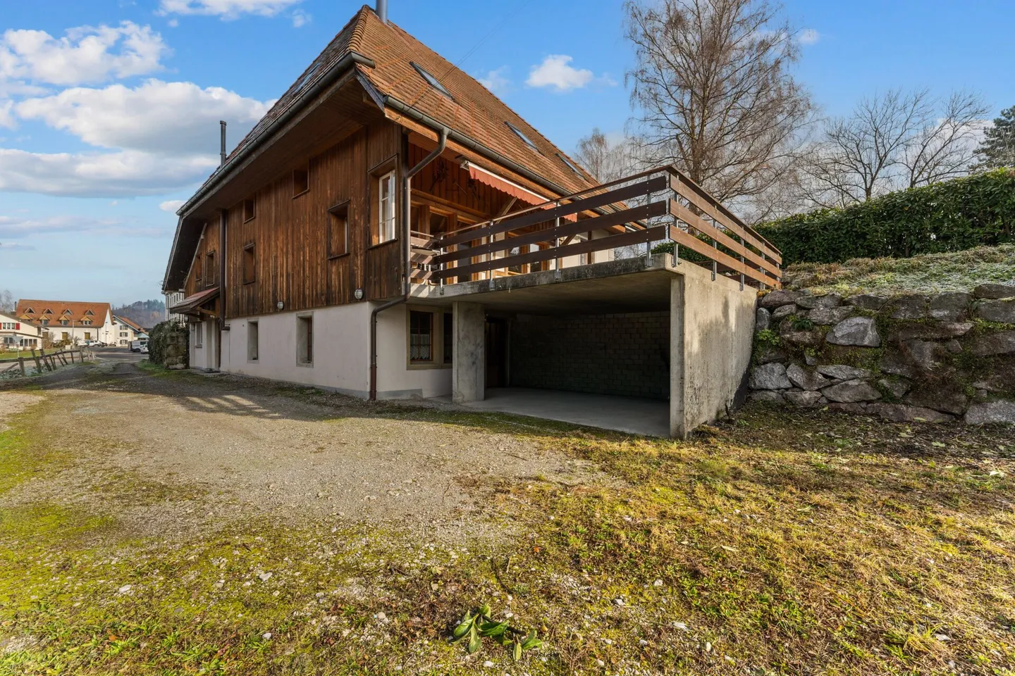 Two-family house / single-family house with apartment - Photo 27 of 30