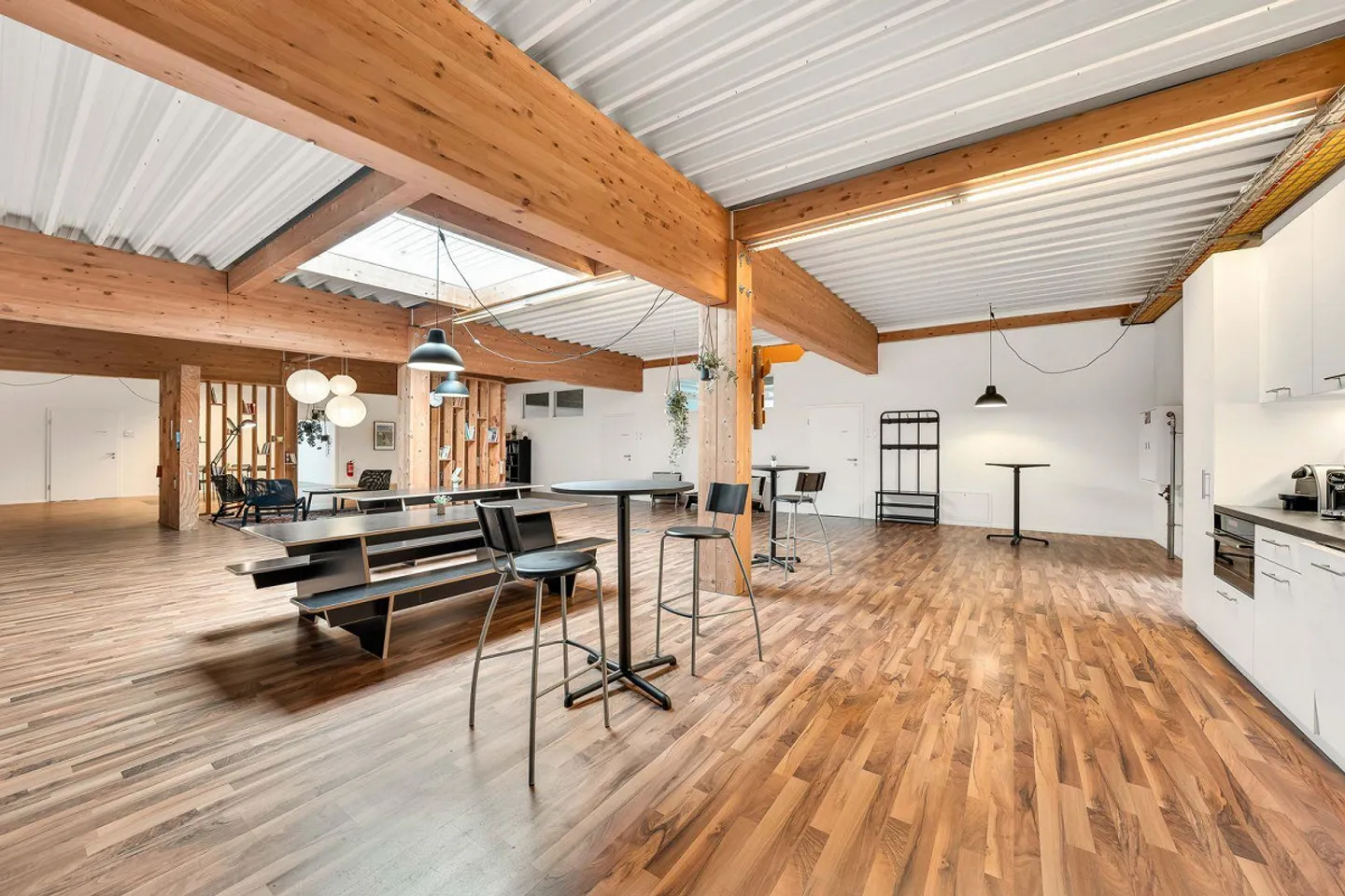 Flexible Office Spaces in Säntis - Photo 3 of 5