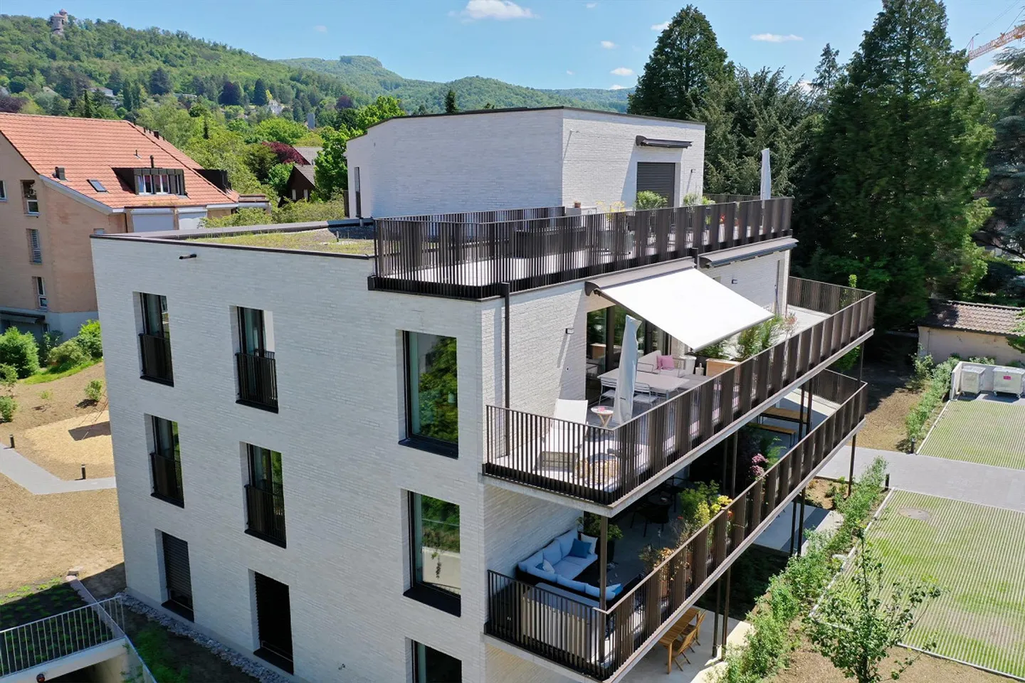 Appartement penthouse moderne au Mattweg 80 à Arlesheim - Photo 2 sur 9