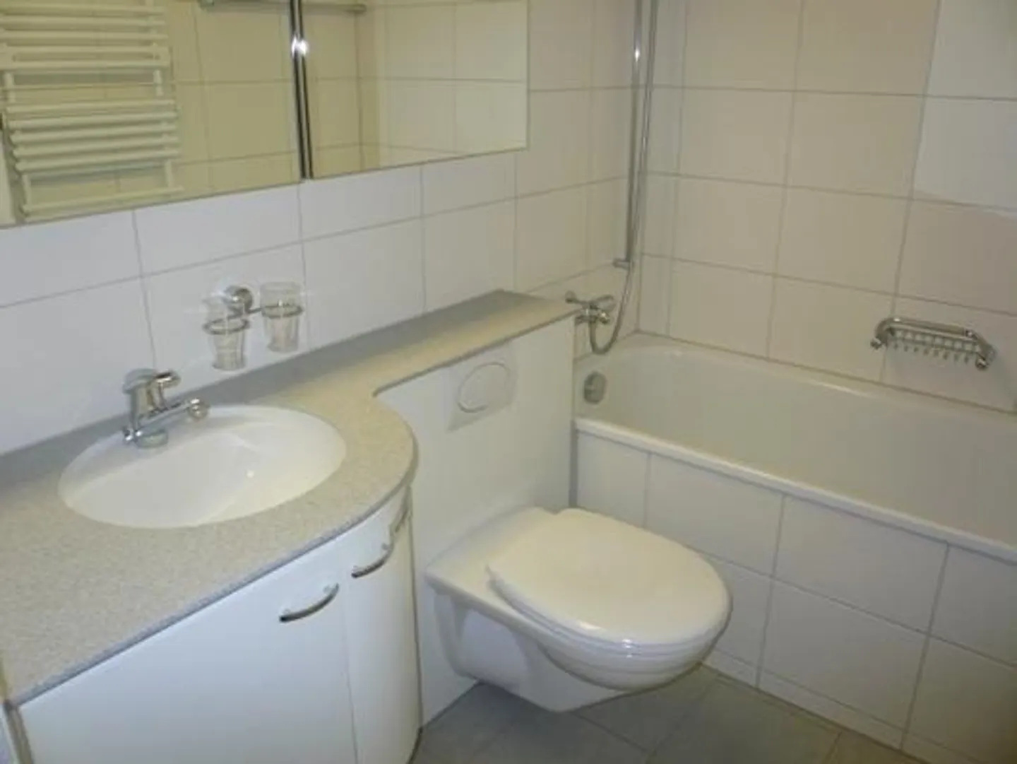 RENT WITHOUT DEPOSIT - On the southern slope of Geroldswil - Photo 3 of 7